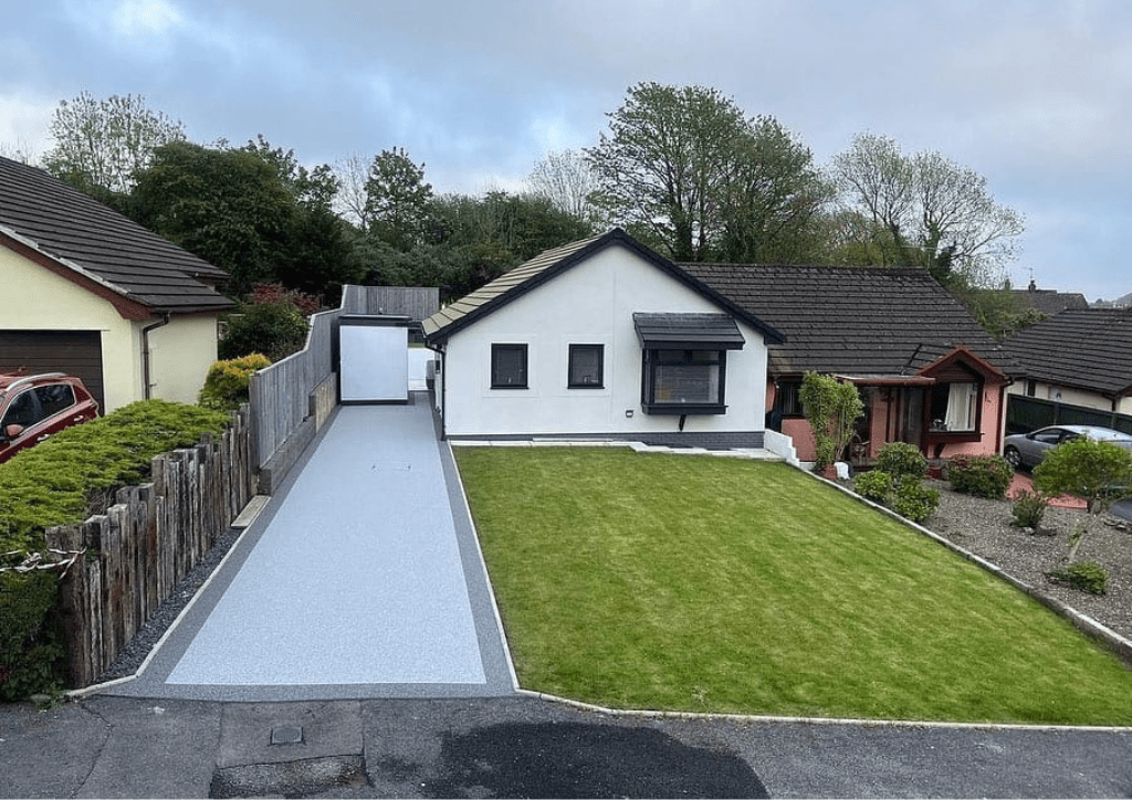 Photo of a light and dark grey resin driveway in Swansea that we worked on