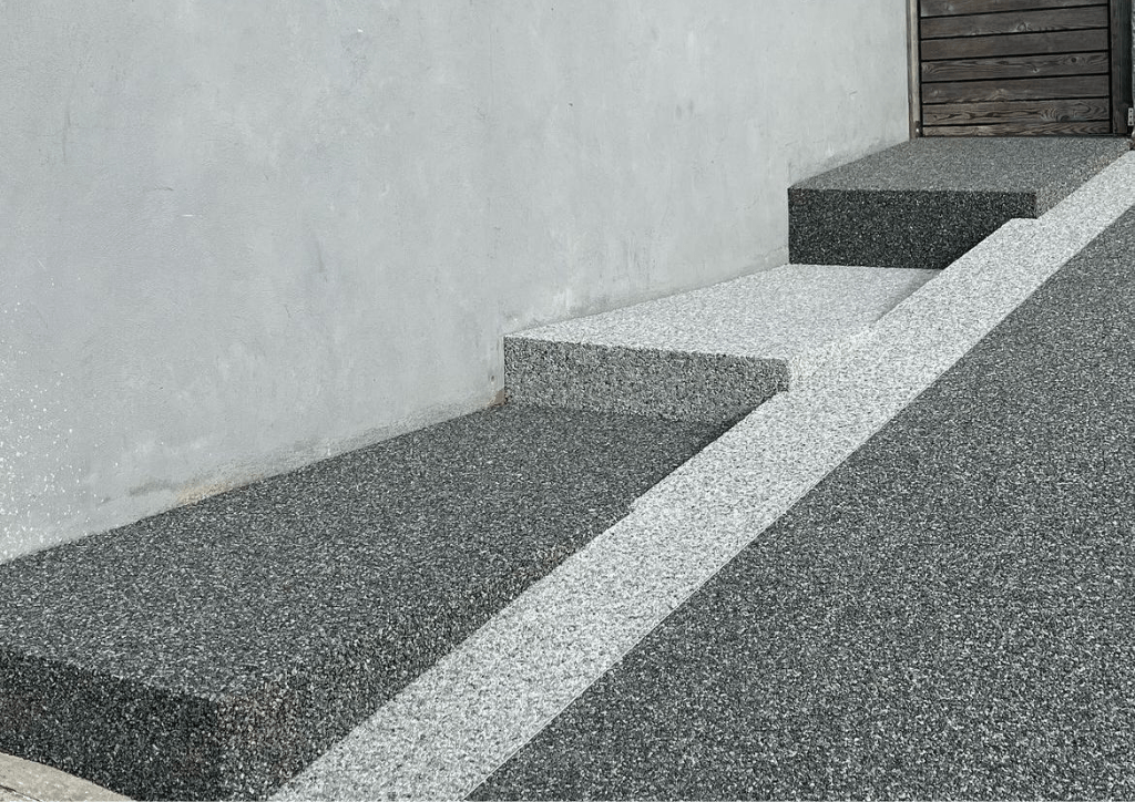 Alternating light grey and dark grey resin steps